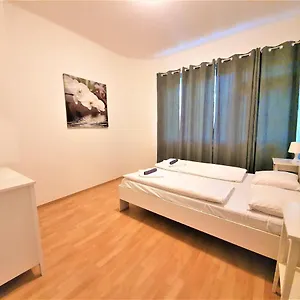 Epstein Apartament Praga